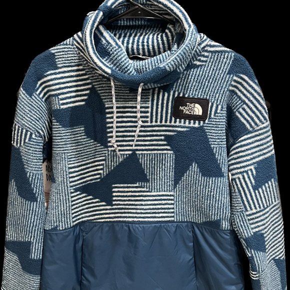 The North Face Fleece Pullover - Picture 2 of 7